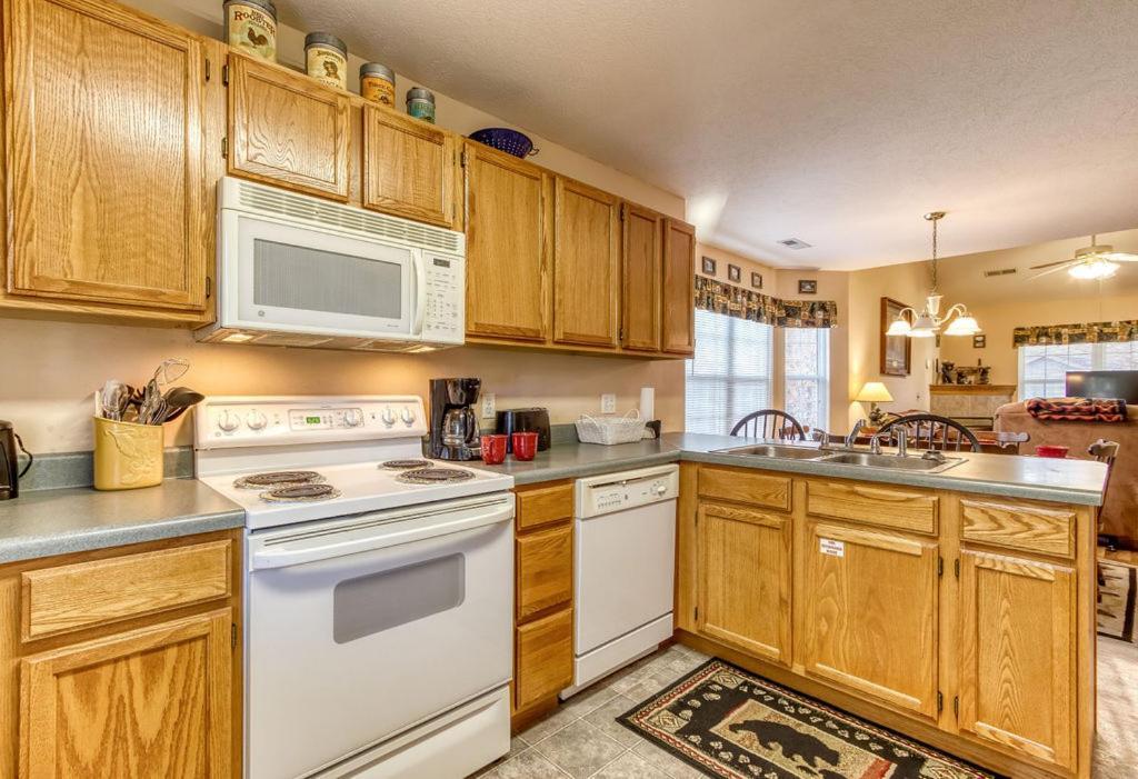 Rock Of Ages, Hot Tub, Game Room, Wifi, 1089 Free Tickets Each Paid Day, Dollywood And More Pigeon Forge Bagian luar foto