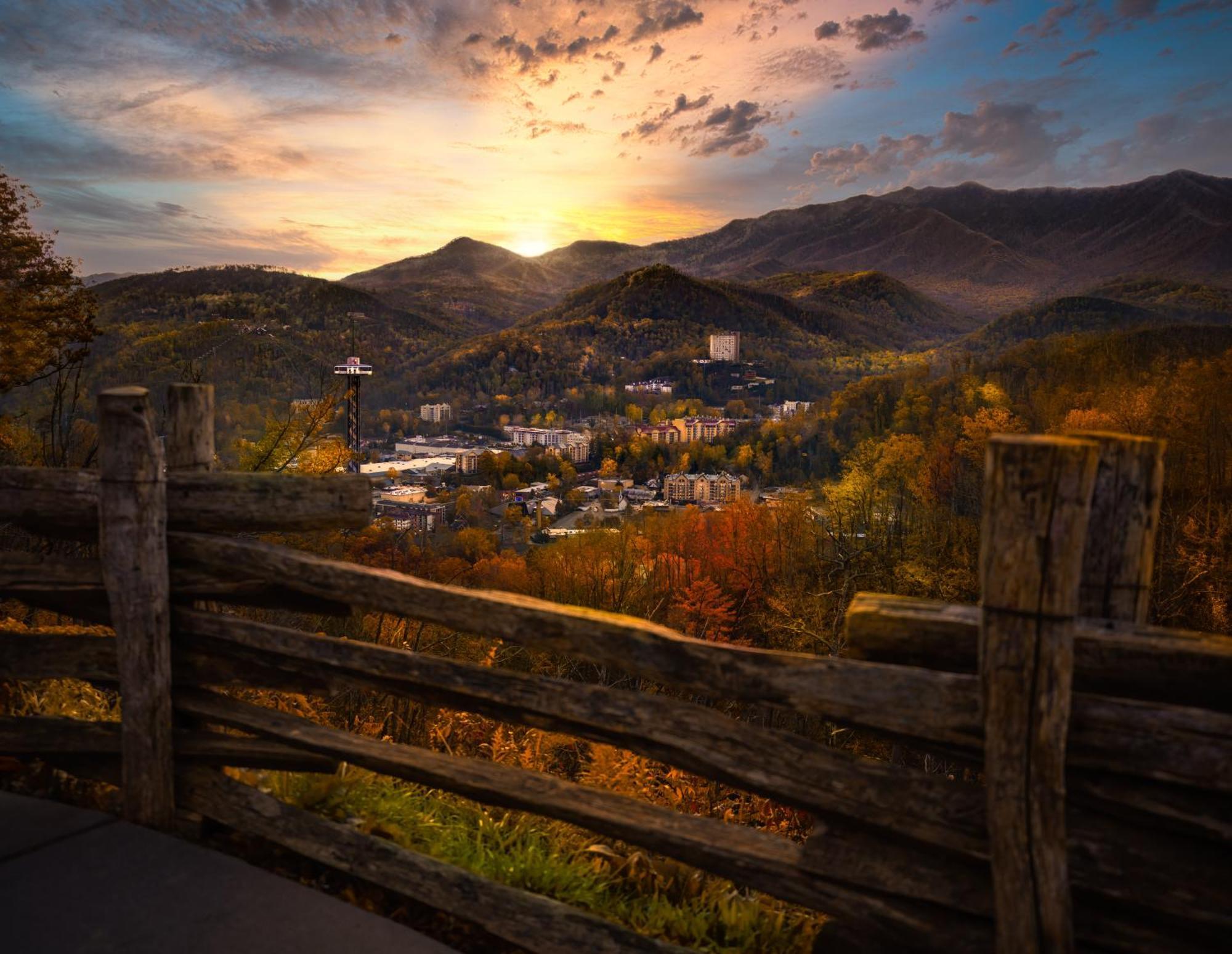 Rock Of Ages, Hot Tub, Game Room, Wifi, 1089 Free Tickets Each Paid Day, Dollywood And More Pigeon Forge Bagian luar foto